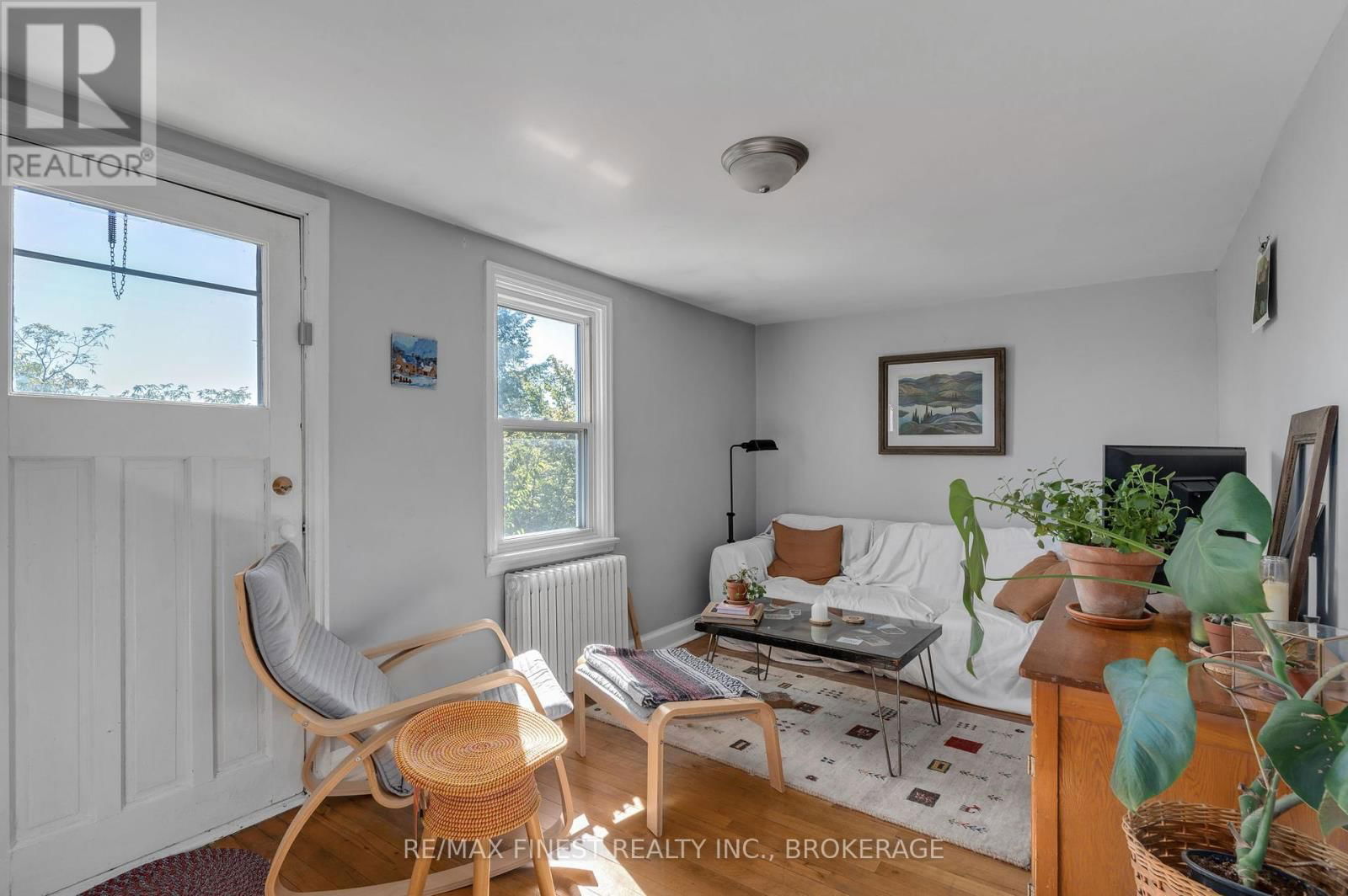 325 SYDENHAM STREET Image 26