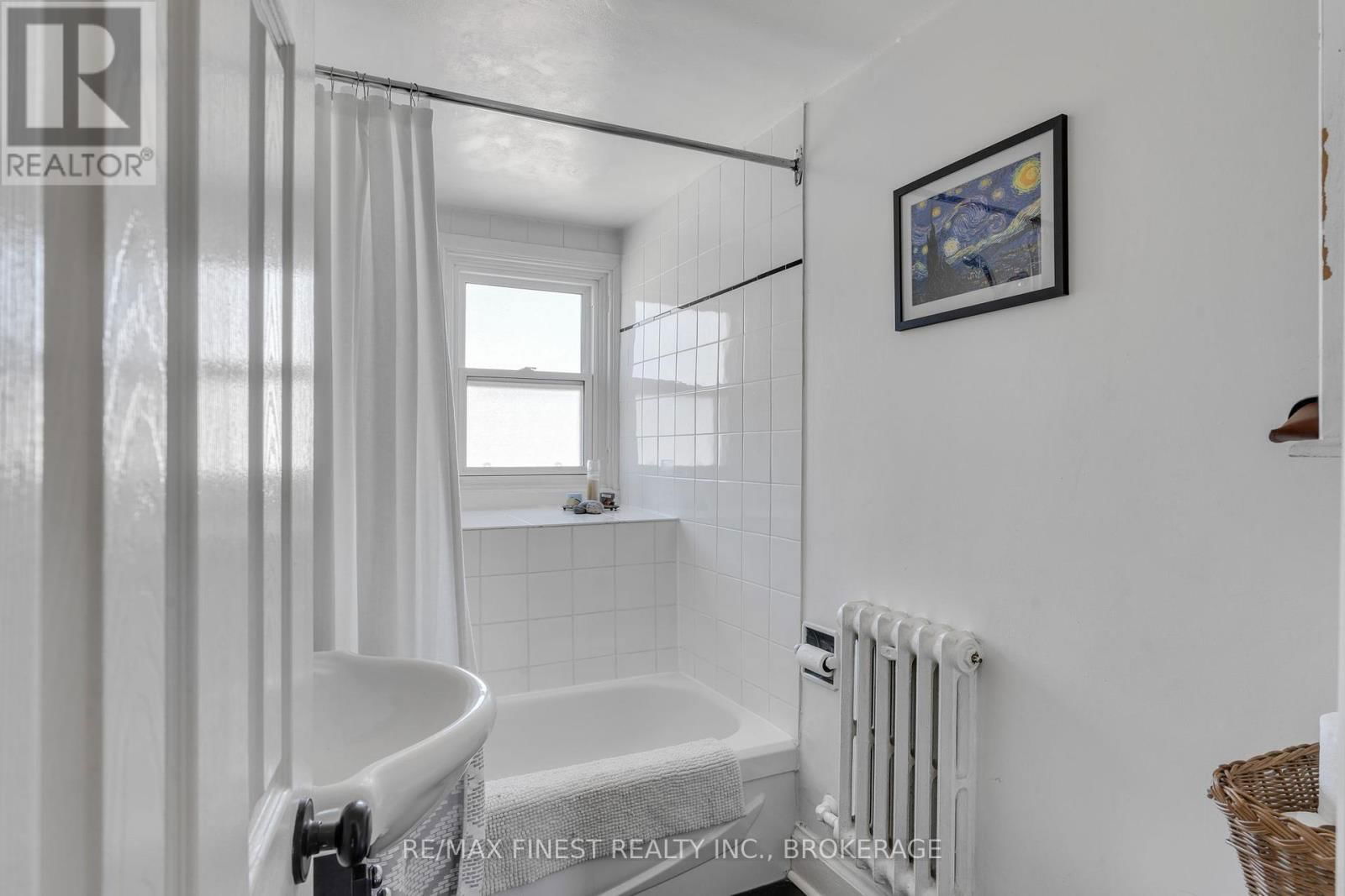 325 SYDENHAM STREET Image 32