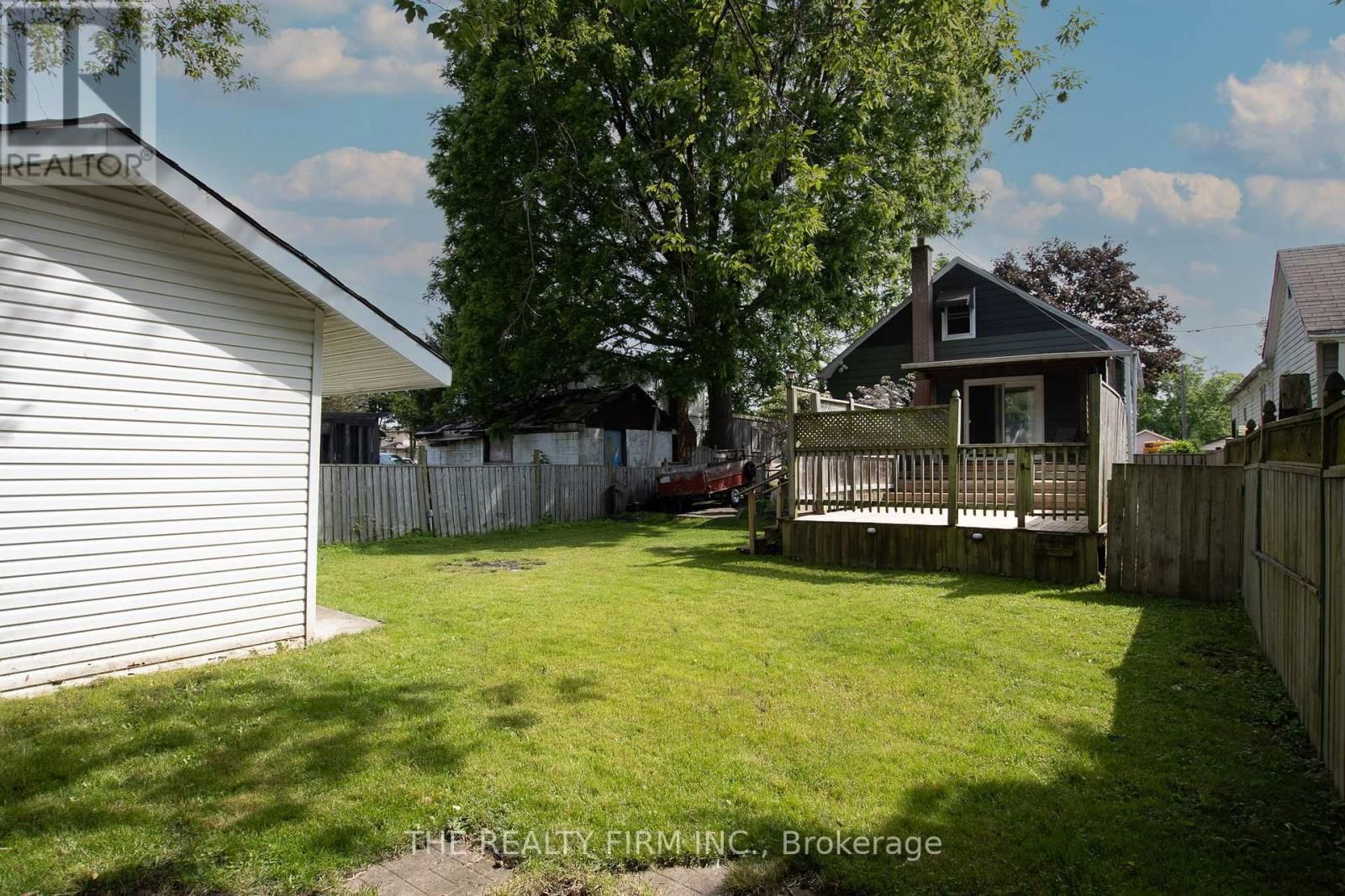 371 MANITOBA STREET Image 39