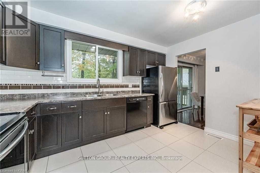 UPPER - 604 GLEN FORREST BOULEVARD Image 15