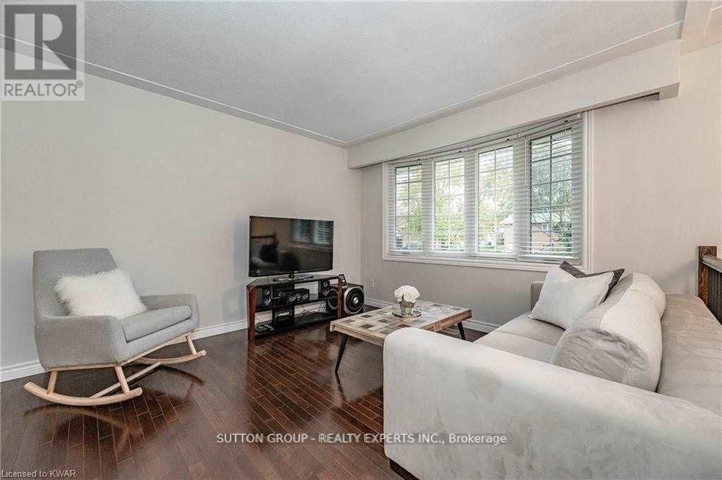 UPPER - 604 GLEN FORREST BOULEVARD Image 7