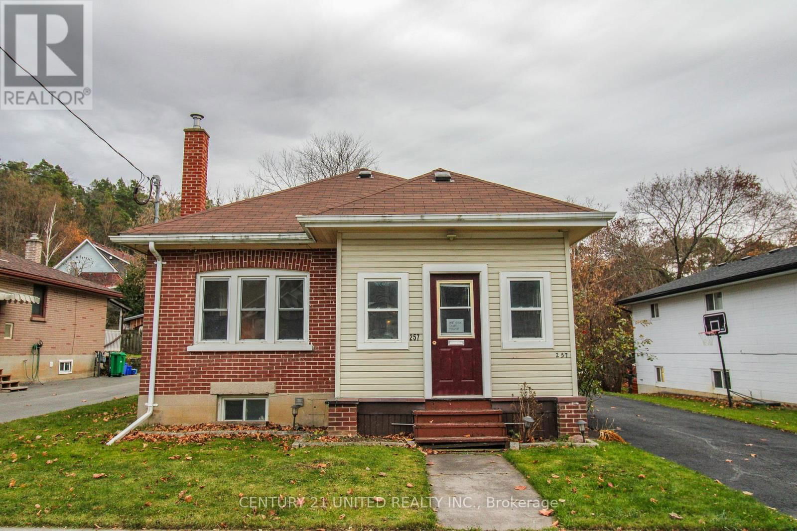 257 CARLISLE AVENUE Image 2