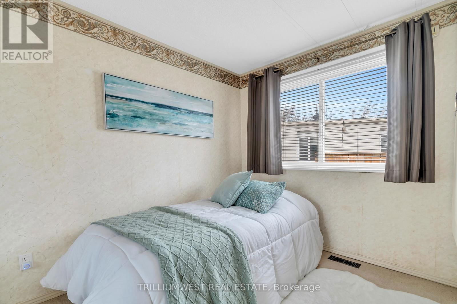 157 MISSISSAUGA PLACE Image 21