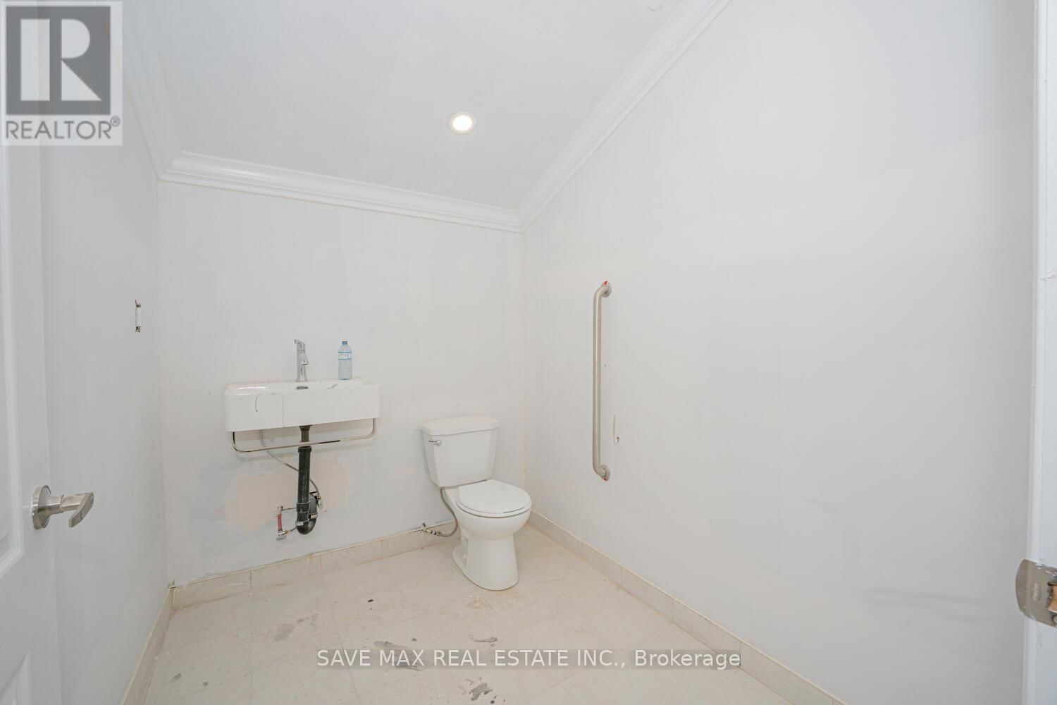 23 LYNDHURST STREET Image 39