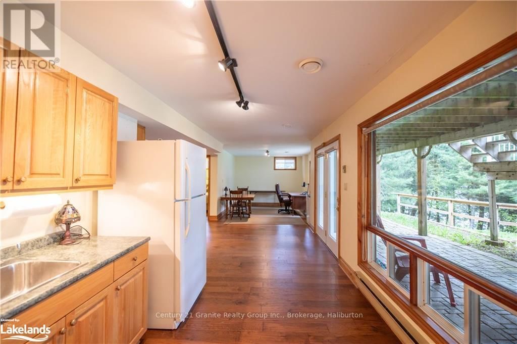 1016 PEGG DRIVE Image 25