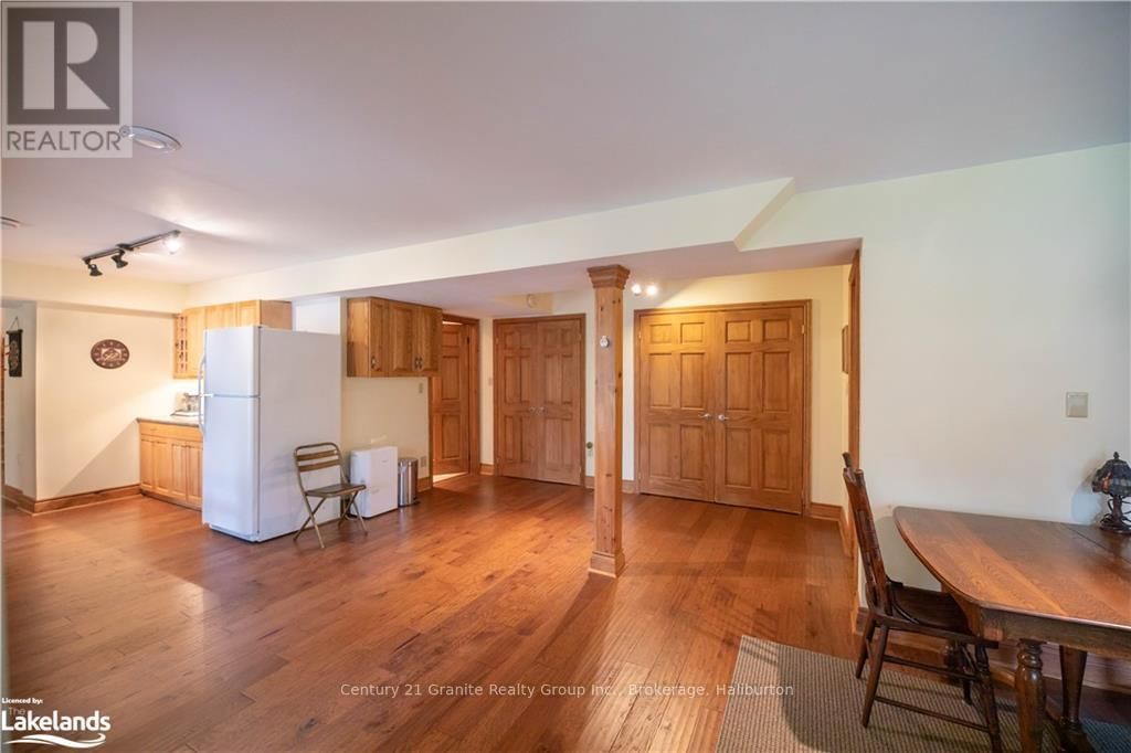 1016 PEGG DRIVE Image 27
