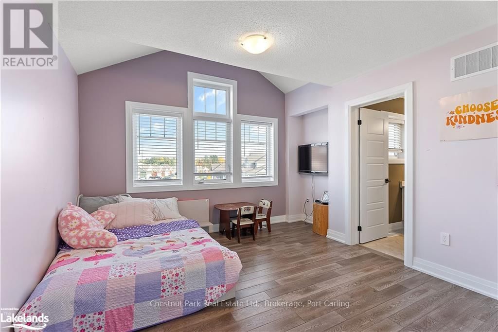 79 CHAMBERY STREET Image 18