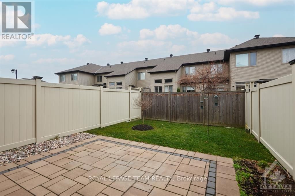 308 RAINROCK CRESCENT Image 26