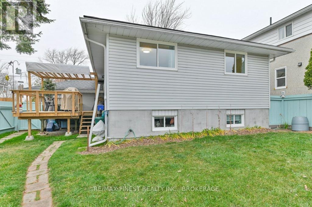 23 CASCADE BOULEVARD Image 32