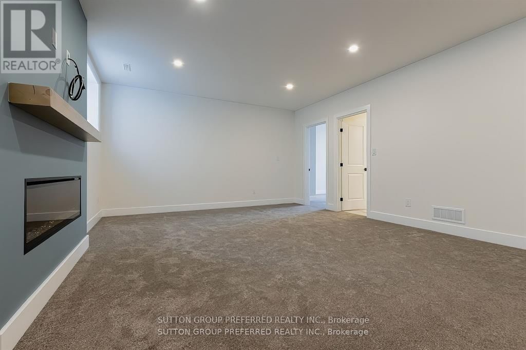 159 RENAISSANCE DRIVE Image 33