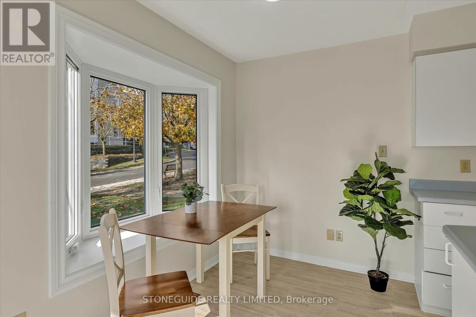 116A - 1099 CLONSILLA AVENUE Image 10