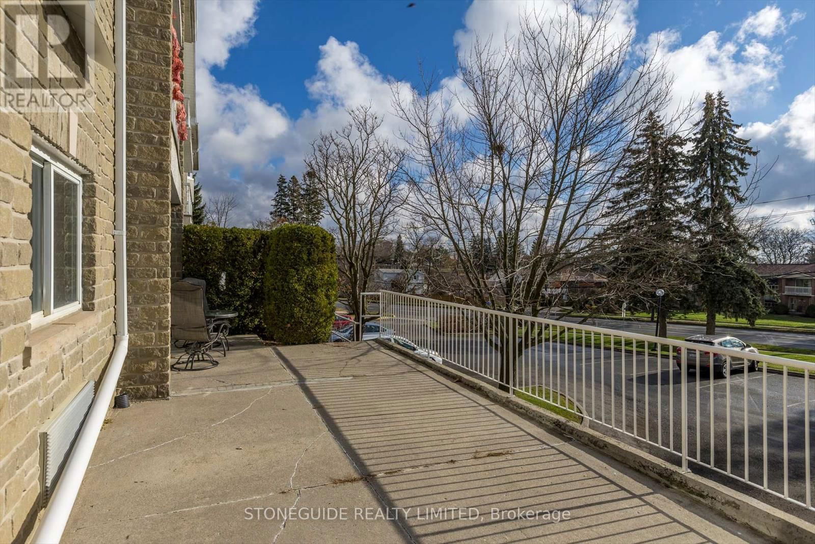 116A - 1099 CLONSILLA AVENUE Image 31