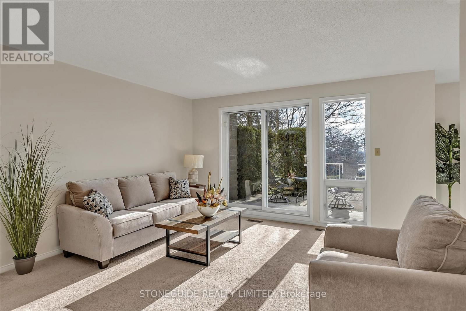 116A - 1099 CLONSILLA AVENUE Image 6