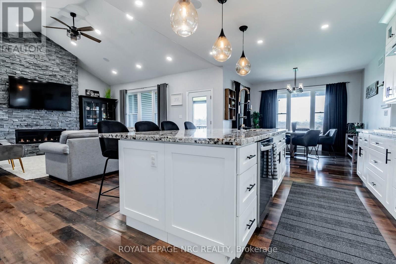 856 LORRAINE ROAD Image 10