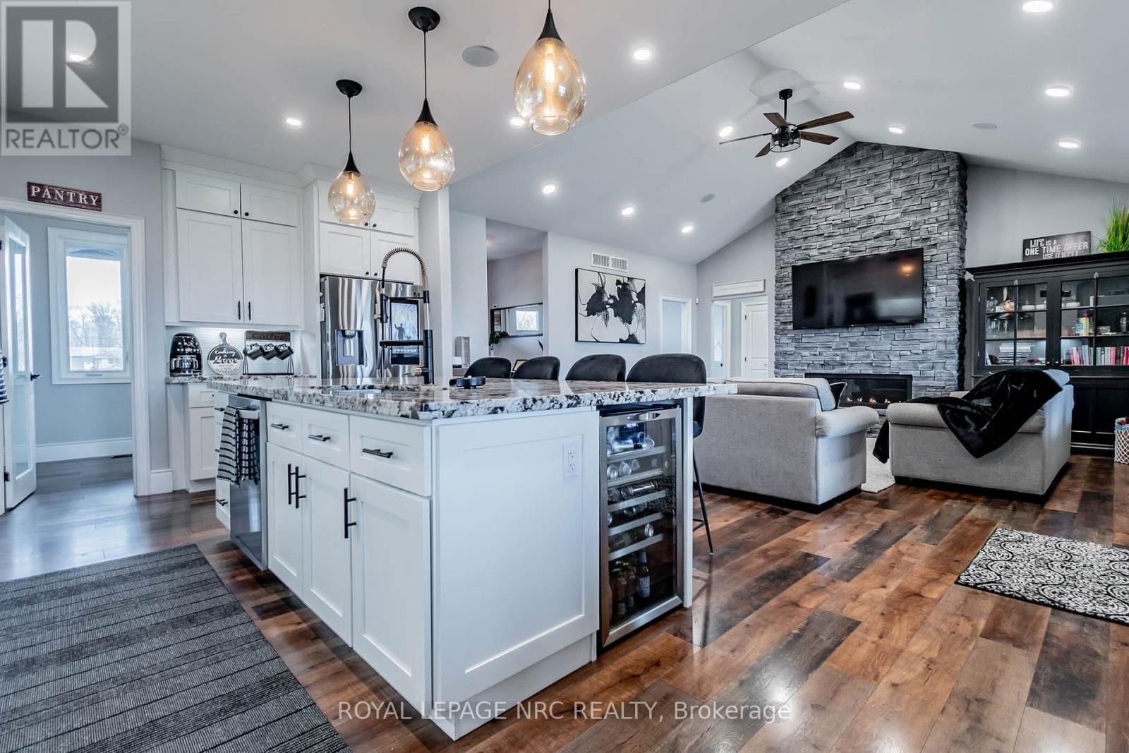 856 LORRAINE ROAD Image 11