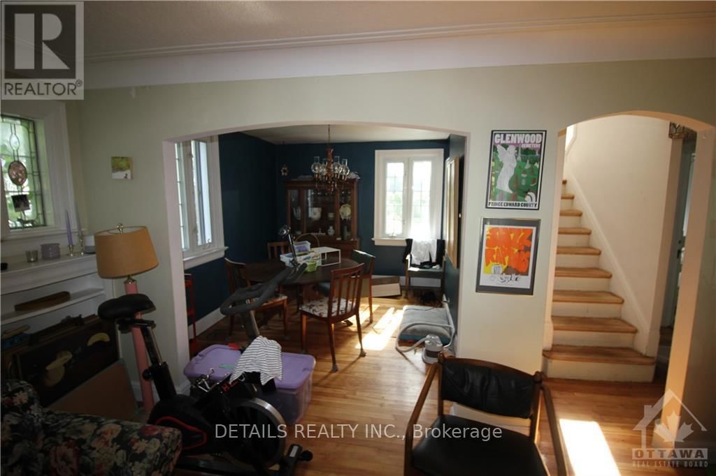 10 GARRISON STREET N Image 8