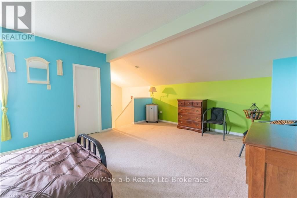 8 - 19 WREN COURT Image 19
