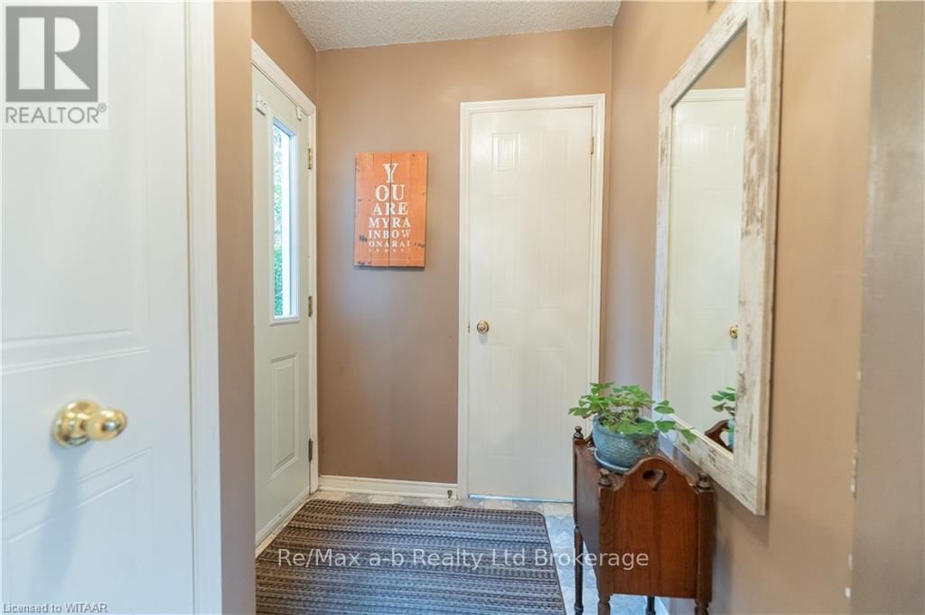 8 - 19 WREN COURT Image 4