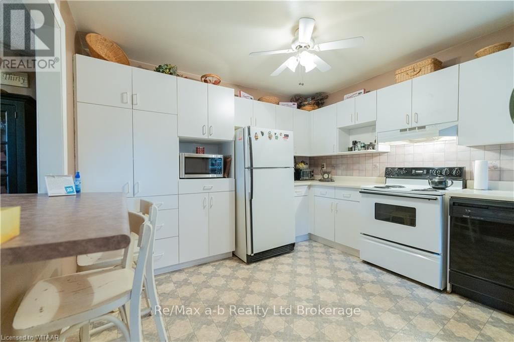 8 - 19 WREN COURT Image 7