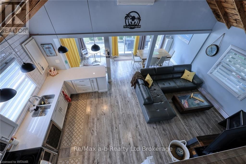 74 ERIE BOULEVARD Image 10