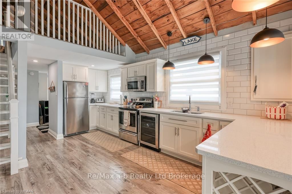 74 ERIE BOULEVARD Image 20