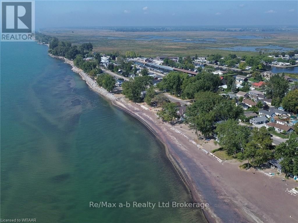 74 ERIE BOULEVARD Image 32