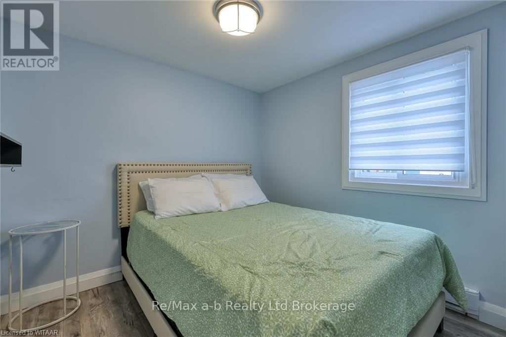 74 ERIE BOULEVARD Image 6