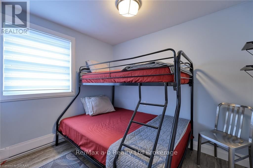 74 ERIE BOULEVARD Image 7