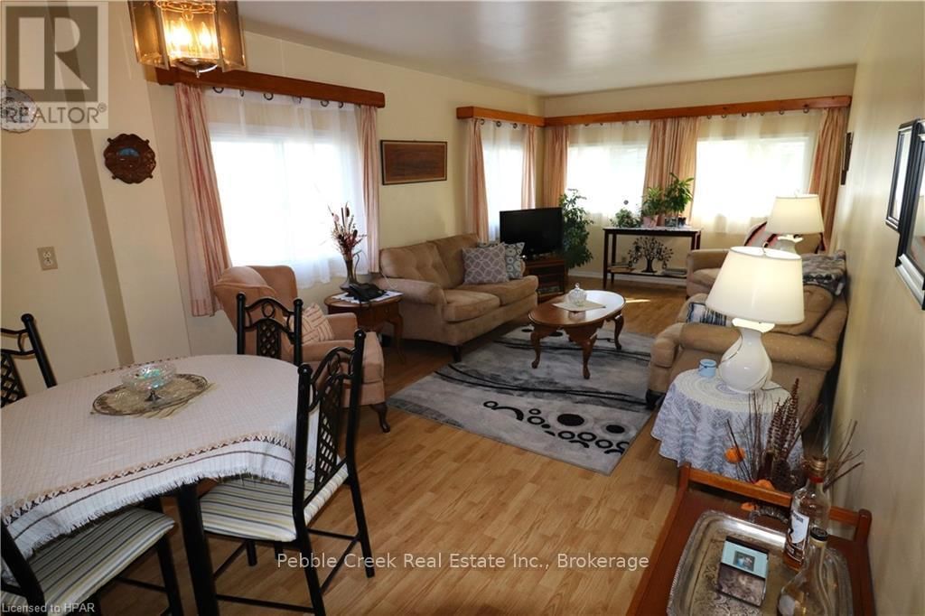 28 SUTTON DRIVE Image 11