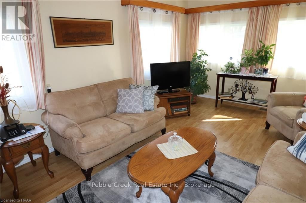 28 SUTTON DRIVE Image 12