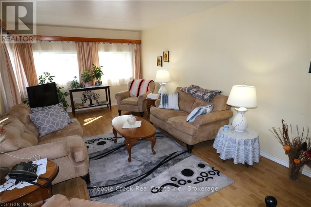 28 SUTTON DRIVE Image 13