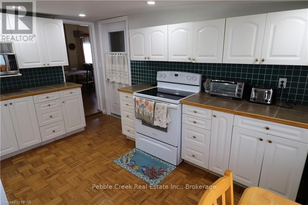 28 SUTTON DRIVE Image 9