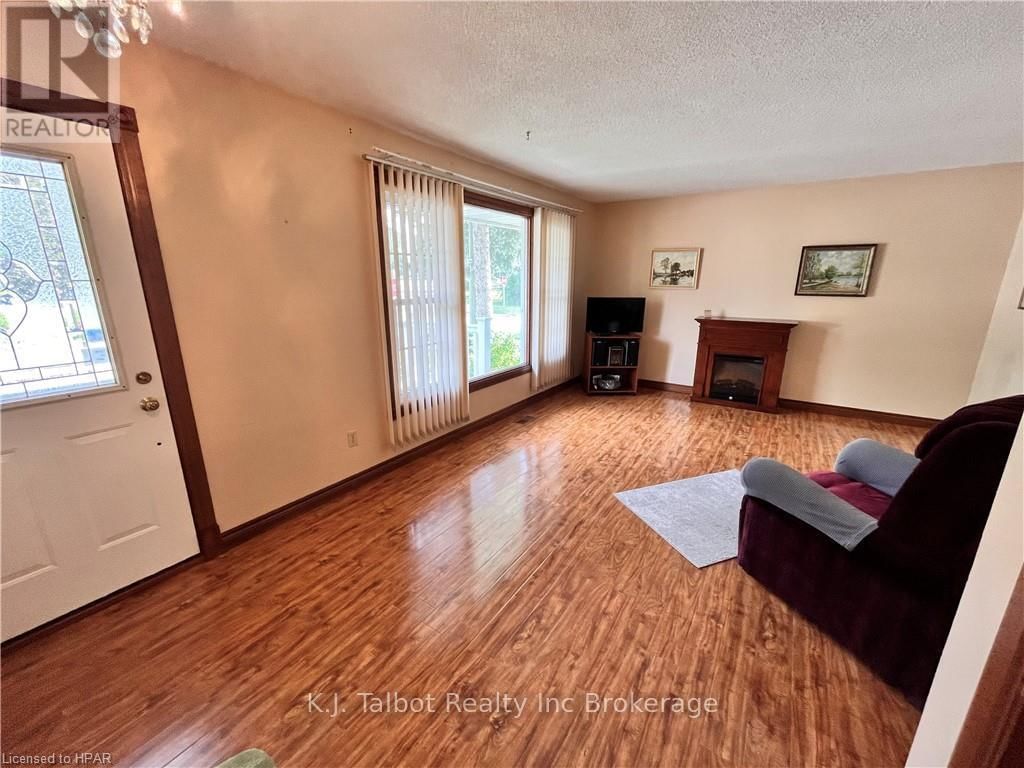 154 BLAKE STREET EAST Image 12