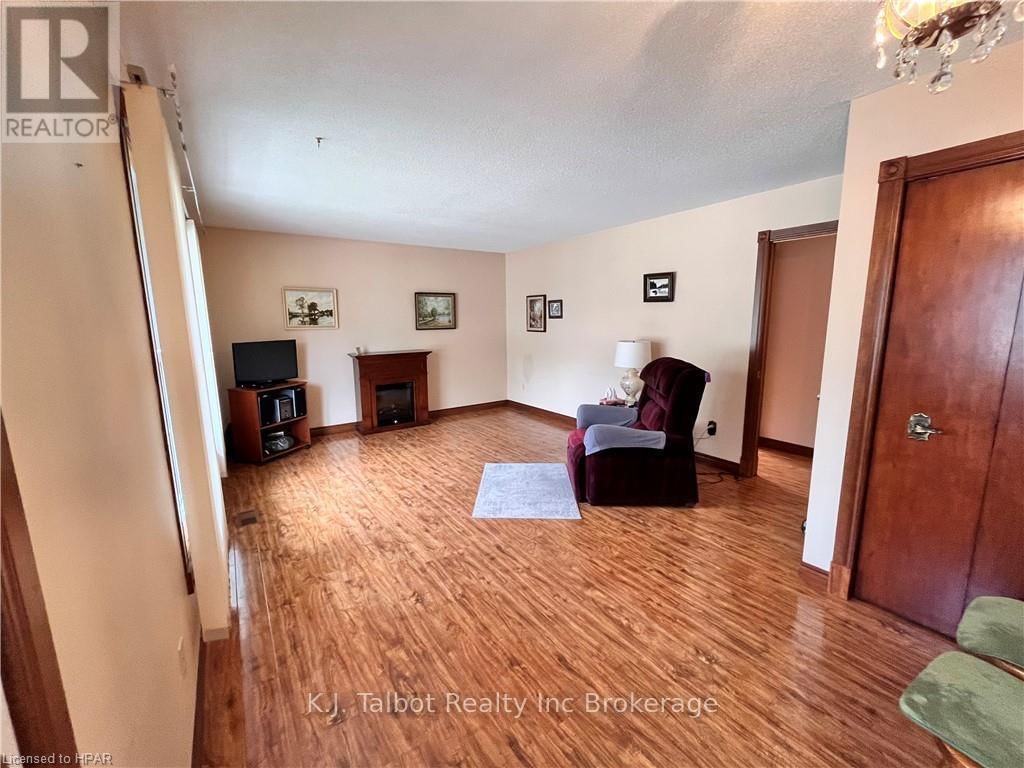 154 BLAKE STREET EAST Image 13