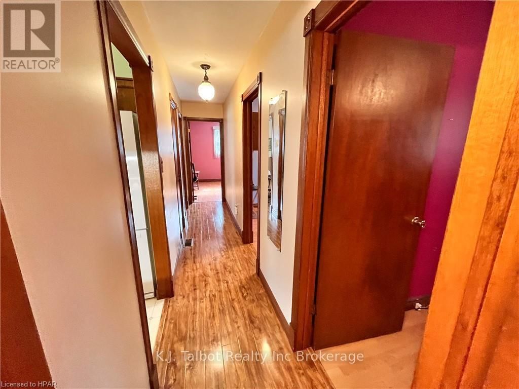 154 BLAKE STREET EAST Image 14