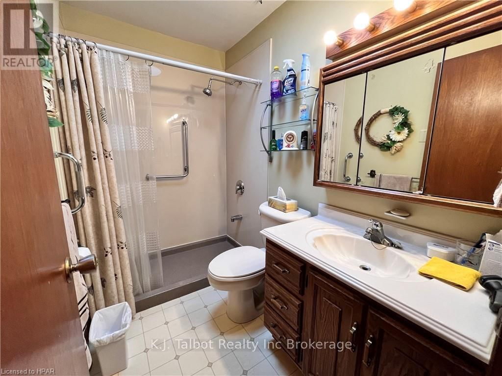 154 BLAKE STREET EAST Image 18