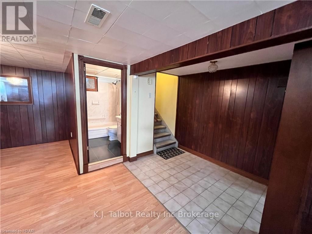 154 BLAKE STREET EAST Image 21