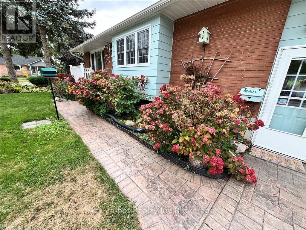 154 BLAKE STREET EAST Image 4