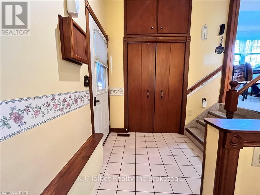 154 BLAKE STREET EAST Image 6
