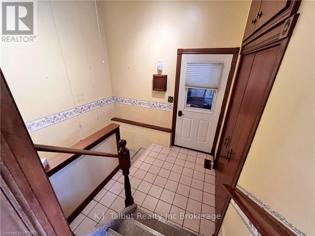 154 BLAKE STREET EAST Image 7