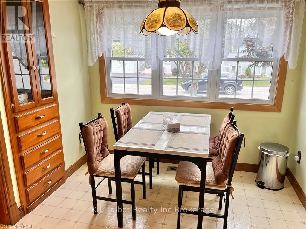 154 BLAKE STREET EAST Image 9