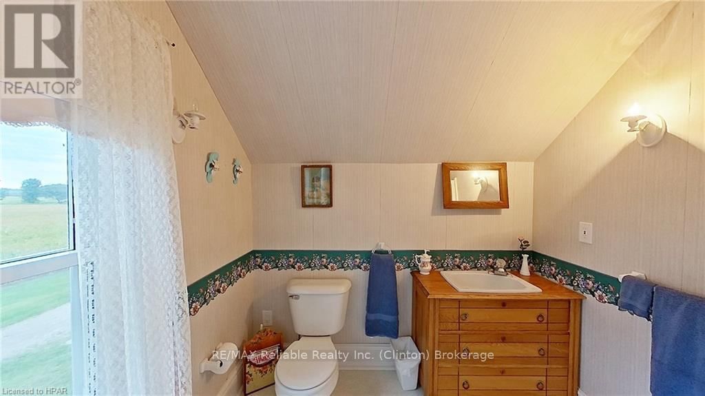 75551 BLUEWATER HIGHWAY Image 22