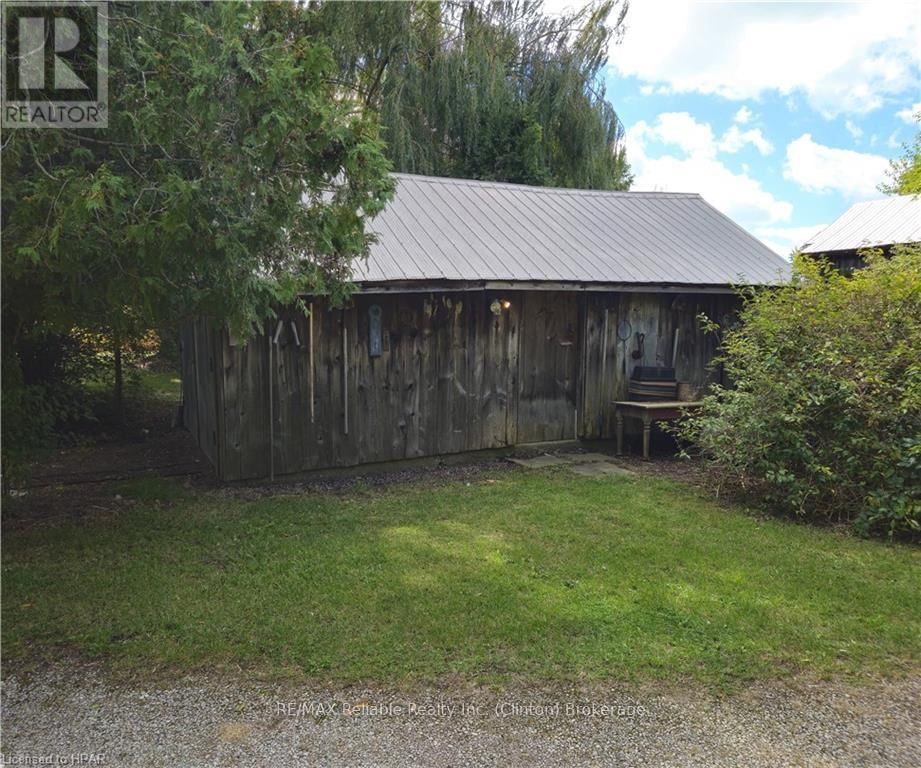 75551 BLUEWATER HIGHWAY Image 27