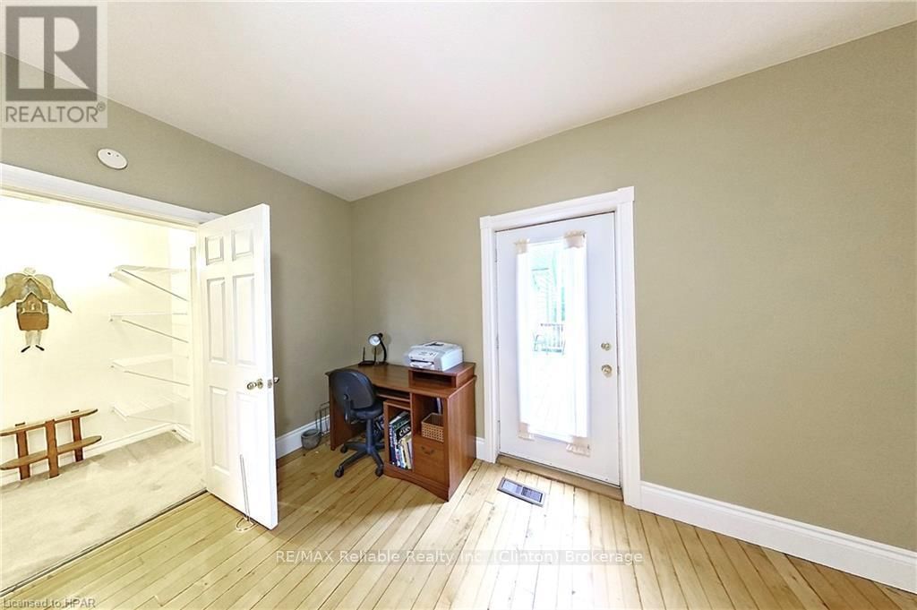 75551 BLUEWATER HIGHWAY Image 8