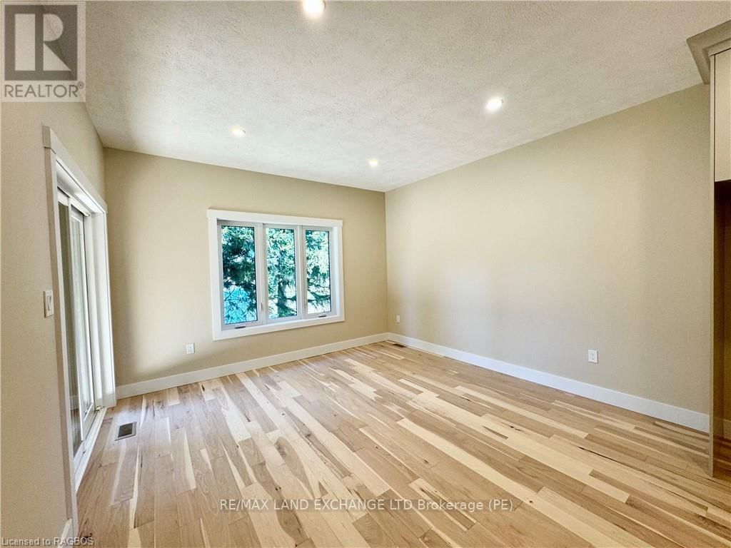 15 NYAH COURT Image 9