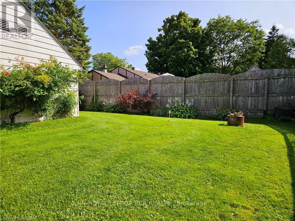 886 16TH STREET WEST Image 26