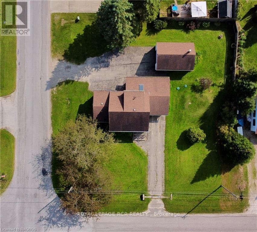 886 16TH STREET WEST Image 3