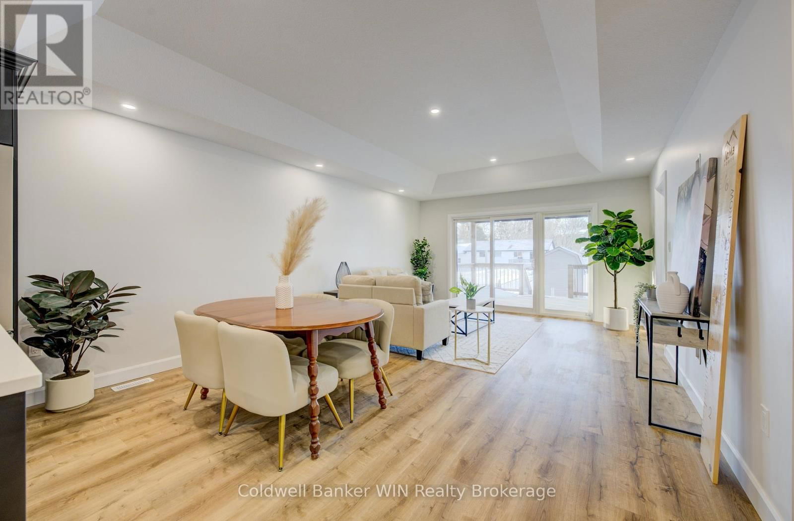 217 ELGIN STREET Image 10