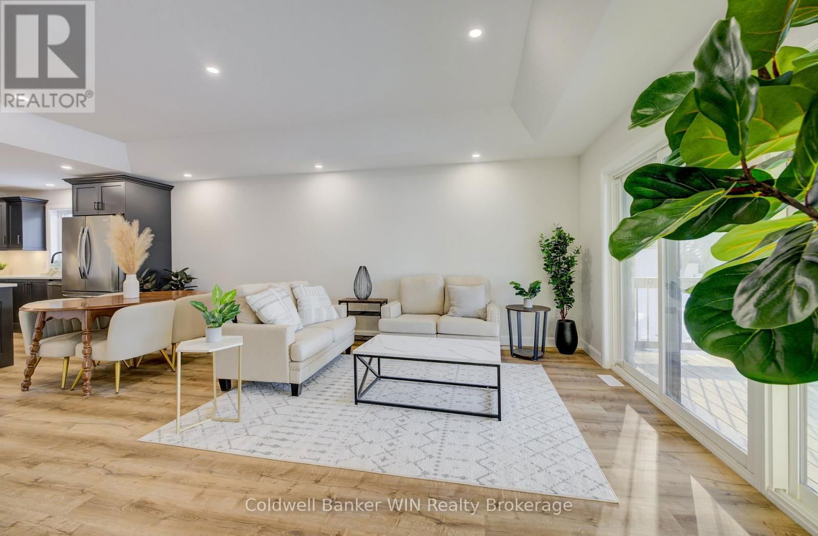 217 ELGIN STREET Image 14