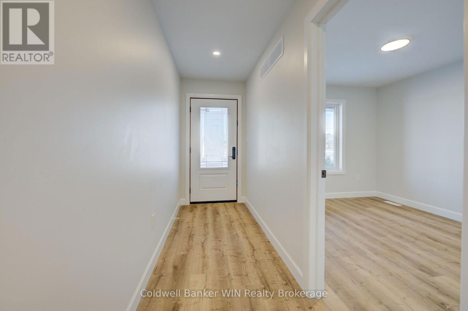 217 ELGIN STREET Image 2
